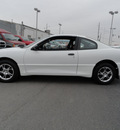 pontiac sunfire 2003 white coupe gasoline 4 cylinders dohc front wheel drive automatic 60915