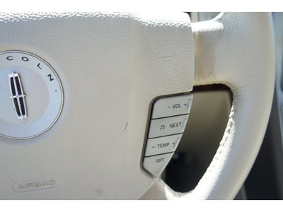 lincoln navigator 2004 beige suv luxury gasoline 8 cylinders rear wheel drive automatic 77388