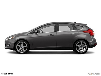 ford focus 2012 gray hatchback titanium gasoline 4 cylinders front wheel drive automatic 98032