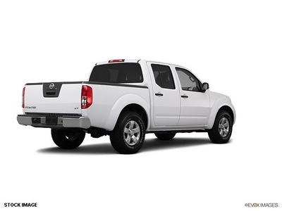 nissan frontier 2012 white gasoline 6 cylinders 4 wheel drive not specified 98371