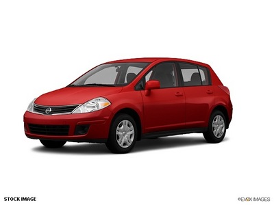nissan versa 2012 red hatchback gasoline 4 cylinders front wheel drive not specified 98371