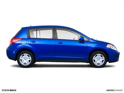 nissan versa 2011 hatchback 1 8 s gasoline 4 cylinders front wheel drive 4 speed automatic 47130
