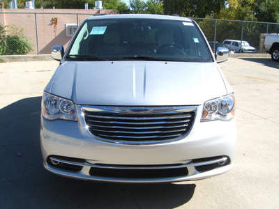 chrysler town and country 2012 silver van touring l flex fuel 6 cylinders front wheel drive automatic 80301