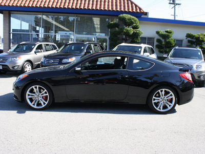 hyundai genesis coupe 2012 black coupe 3 8 track m t gasoline 6 cylinders rear wheel drive 6 speed manual 94010