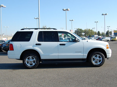 ford explorer 2004 white suv xlt flex fuel 6 cylinders 4 wheel drive automatic 99336