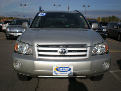 toyota highlander 2004 silver suv gasoline 6 cylinders all whee drive automatic with overdrive 13502