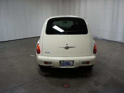 chrysler pt cruiser 2005 white wagon gasoline 4 cylinders front wheel drive automatic with overdrive 76108
