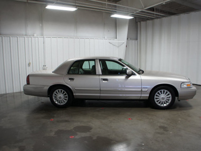 mercury grand marquis 2010 silver sedan ls flex fuel 8 cylinders rear wheel drive automatic with overdrive 76108