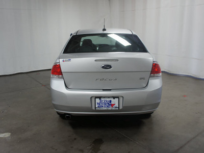 ford focus 2010 silver sedan sel gasoline 4 cylinders front wheel drive automatic 76108