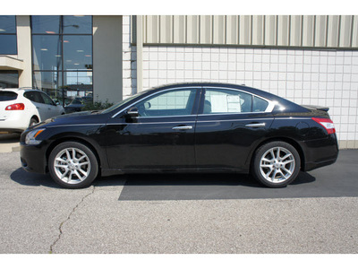 nissan maxima 2011 black sedan 3 5 s gasoline 6 cylinders front wheel drive cont  variable trans  47130