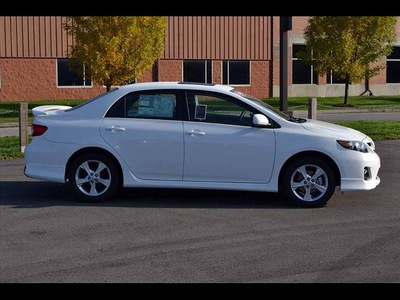 toyota corolla 2011 white sedan gasoline 4 cylinders front wheel drive 4 speed automatic 46219