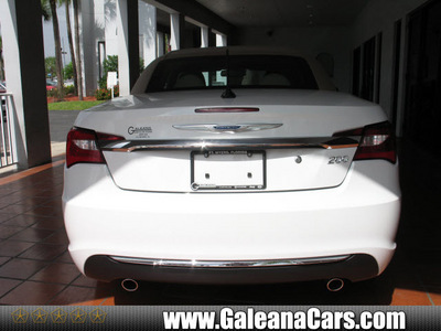 chrysler 200 convertible 2012 white limited flex fuel 6 cylinders front wheel drive automatic 33912