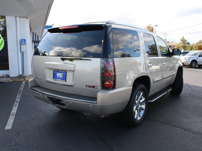 gmc yukon 2007 gold mist suv denali gasoline 8 cylinders all whee drive automatic 07701