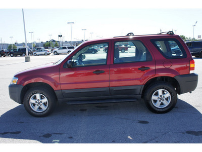 ford escape 2005 dk  red suv xls gasoline 4 cylinders front wheel drive automatic 77388