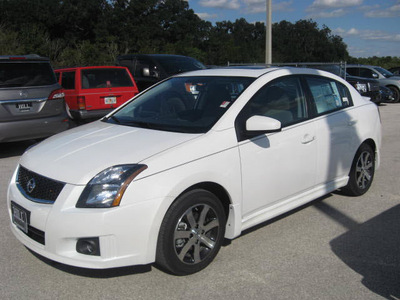 nissan sentra 2012 white sedan s r gasoline 4 cylinders front wheel drive automatic 33884