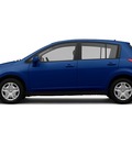 nissan versa 2012 dk  blue hatchback gasoline 4 cylinders front wheel drive not specified 98371
