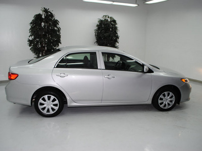 toyota corolla 2010 silver sedan le gasoline 4 cylinders front wheel drive automatic 91731