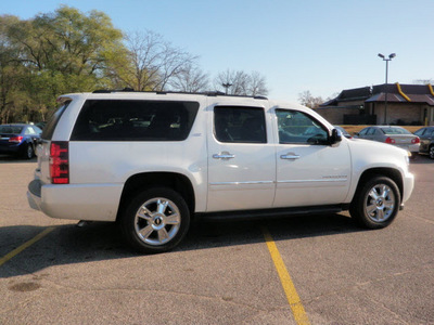 chevrolet suburban 2010 white suv ltz 1500 navi dvd 4wd flex fuel 8 cylinders 4 wheel drive automatic 55318