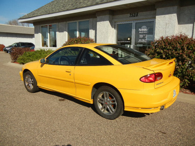 chevrolet cavalier 2002 yellow coupe ls sport2yr30kwarranty gasoline 4 cylinders front wheel drive automatic 55016