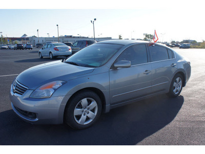 nissan altima 2007 gray sedan 2 5 s gasoline 4 cylinders front wheel drive automatic 47129