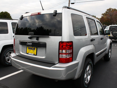 jeep liberty 2012 silver suv sport gasoline 6 cylinders 4 wheel drive automatic 07730