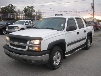 chevrolet avalanche 2003 white suv 1500 gasoline 8 cylinders 4 wheel drive automatic 62863