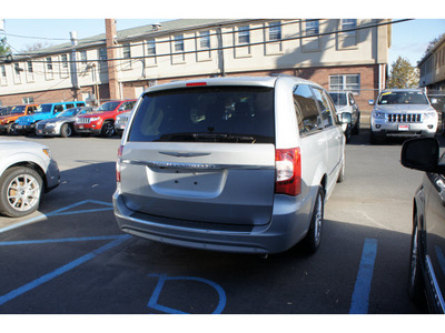 chrysler town and country 2011 silver van touring l flex fuel 6 cylinders front wheel drive automatic with overdrive 08844