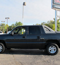 chevrolet avalanche 2004 black 1500 gasoline 8 cylinders 4 wheel drive automatic 45324