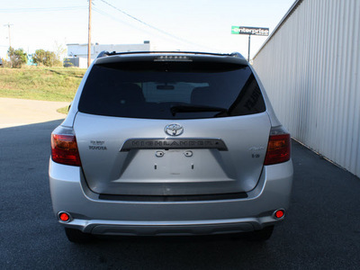 toyota highlander 2008 silver suv sport gasoline 6 cylinders all whee drive automatic 27215