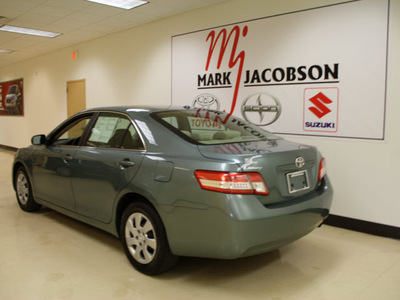 toyota camry 2010 green sedan le 4 cylinders front wheel drive automatic 27707