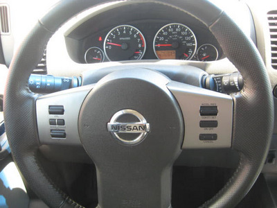 nissan xterra 2005 gray suv se gasoline 6 cylinders rear wheel drive automatic 33884