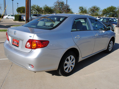 toyota corolla 2010 silver sedan le gasoline 4 cylinders front wheel drive automatic 75228