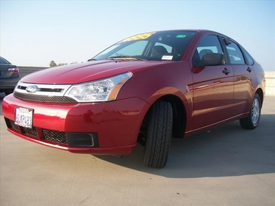 ford focus 2010 red sedan se gasoline 4 cylinders front wheel drive automatic 90241