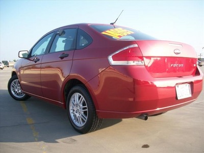 ford focus 2010 red sedan se gasoline 4 cylinders front wheel drive automatic 90241