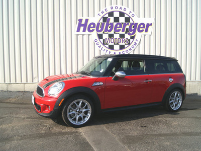 mini cooper clubman 2011 red hatchback s gasoline 4 cylinders front wheel drive 6 speed manual 80905