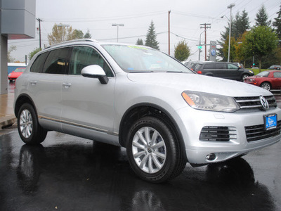 volkswagen touareg 2012 cool silver suv tdi sport diesel 6 cylinders all whee drive automatic 98226