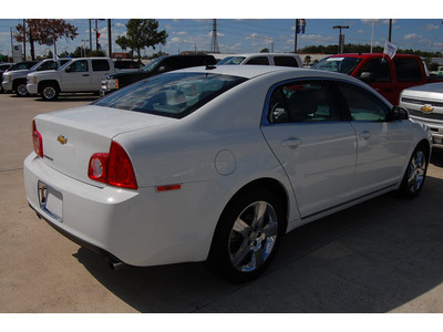 chevrolet malibu 2011 white sedan lt gasoline 6 cylinders front wheel drive automatic 77090