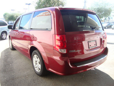 dodge grand caravan 2011 dk  red van express flex fuel 6 cylinders front wheel drive automatic 33157