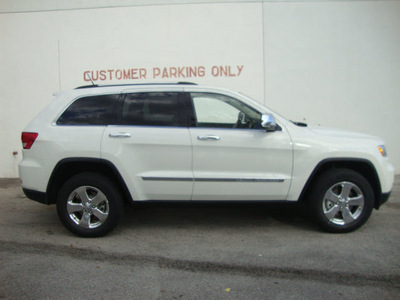 jeep grand cherokee 2012 white suv limited gasoline 6 cylinders 2 wheel drive automatic 33157