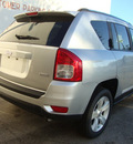 jeep compass 2011 silver suv latitude gasoline 4 cylinders 2 wheel drive automatic 33157