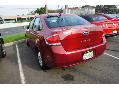 ford focus 2010 red sedan se gasoline 4 cylinders front wheel drive automatic with overdrive 08902