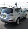 mitsubishi outlander 2007 cool silver suv ls gasoline 6 cylinders all whee drive automatic 07724