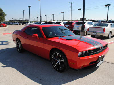 dodge challenger 2009 red coupe srt8 gasoline 8 cylinders rear wheel drive automatic 76087