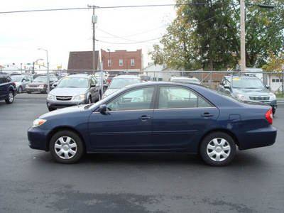 toyota camry 2003 blue sedan le gasoline 4 cylinders front wheel drive automatic 45324