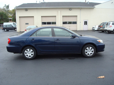 toyota camry 2003 blue sedan le gasoline 4 cylinders front wheel drive automatic 45324