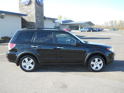 subaru forester 2009 black suv 2 5 x gasoline 4 cylinders all whee drive 5 speed manual 55811