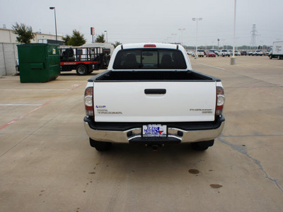 toyota tacoma 2010 white prerunner gasoline 4 cylinders 2 wheel drive 5 speed manual 76108