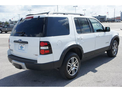 ford explorer 2007 white suv xlt gasoline 6 cylinders rear wheel drive automatic 77388