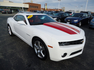 chevrolet camaro 2011 white coupe lt gasoline 6 cylinders rear wheel drive automatic 60007