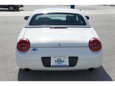ford thunderbird 2003 white deluxe gasoline 8 cylinders dohc rear wheel drive automatic 77388